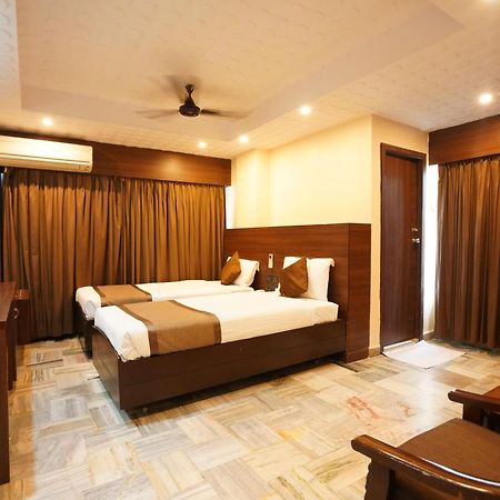 Hotel Jaya Residency Kākināda Exterior foto